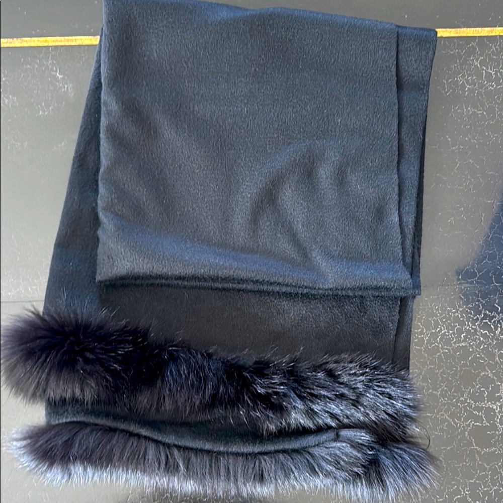 Elegant Black fox Fur Trimmed Scarf
